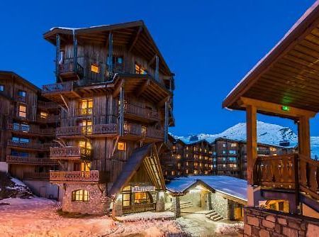 Chalet Altitude Hotel Les Menuires Exterior photo